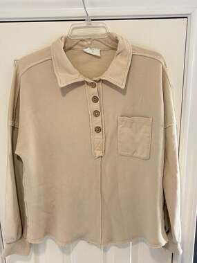 GJO Long Sleeve Waffle Knit Henley Pullover  Button Small Oversized Coastal